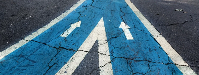 HOW DIGITAL MARKETING & TRADITIONAL MARKETING WORK TOGETHER